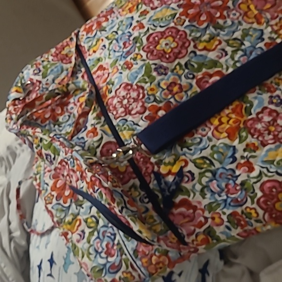 Unused Vera Bradley quilted floral garment bag - Picture 2 of 7